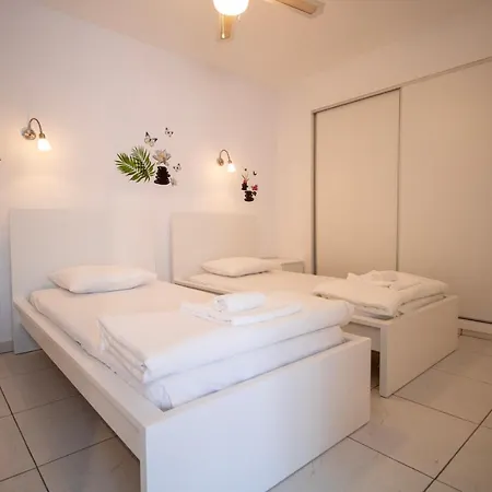 Ferienhaus Spacious And Well Lit Chalet In Maspalomas *