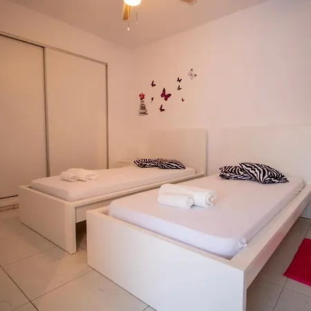 Spacious And Well Lit Chalet In Maspalomas