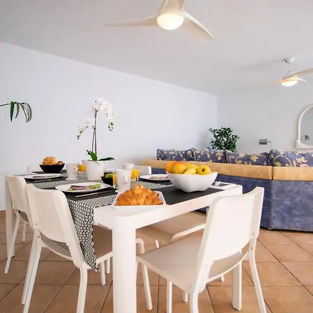 Ferienhaus Spacious And Well Lit Chalet In Maspalomas